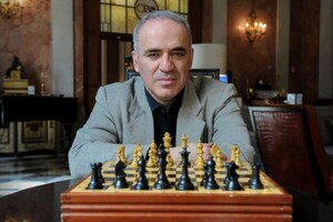 Багато років тому Каспаров завершив спортивну кар'єру та розпочав політичну