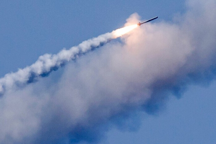 Сили ППО збили над Києвом кілька ракет