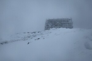 У Карпатах намело більше метра снігу (фото)