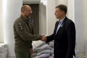 Шмигаль зустрівся з віцепрезидентом Єврокомісії Валдісом Домбровскісом