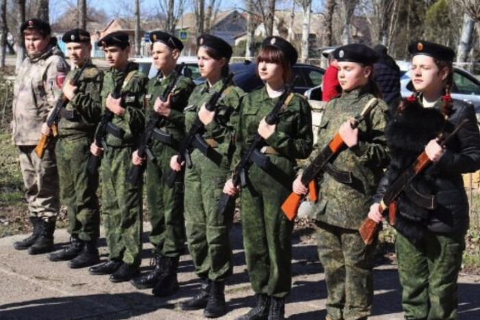 Луганщина: окупанти вивозять підлітків до Чечні на «перевиховання»