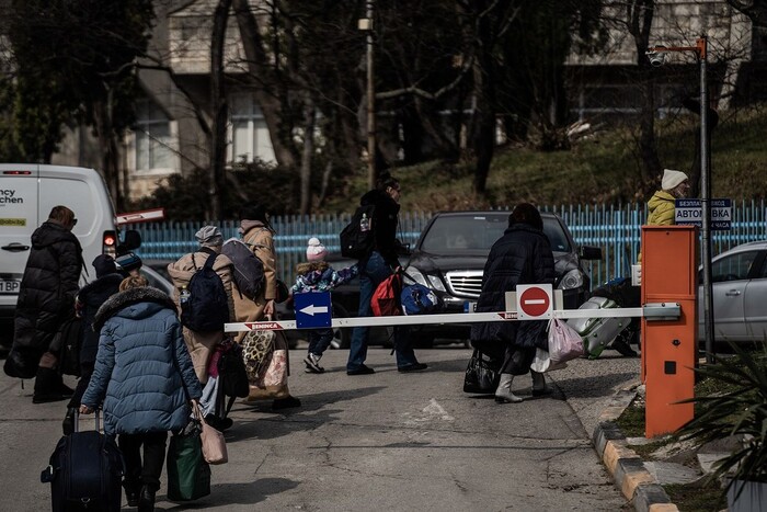 Болгарія припинила оплачувати харчування українським біженцям: у чому причина
