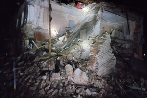 Ракетний удар по житловому будинку на Харківщині: є жертви (фото)