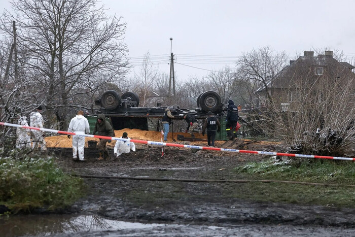 Падение ракеты в Пшеводуве: польская прокуратура против участия украинцев в следствии
