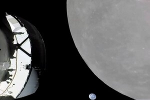 Корабель облетів Місяць і пройшов у межах 80 миль (128 км)