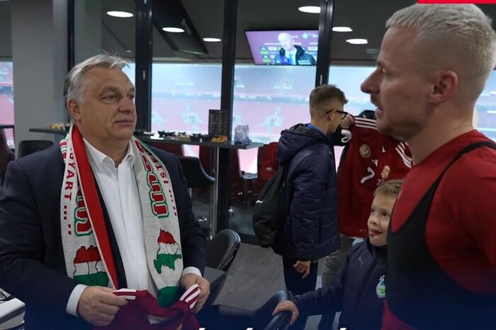 Орбан потрапив у скандал через шарф із натяком на анексію (відео)