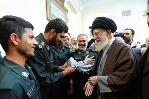 Дауд Джафарі на прийомі в аятоли Сеєд Алі Хосейні Хаменеї