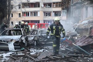 Четверо людей загинуло внаслідок влучання російської ракети по житловому будинку під Києвом