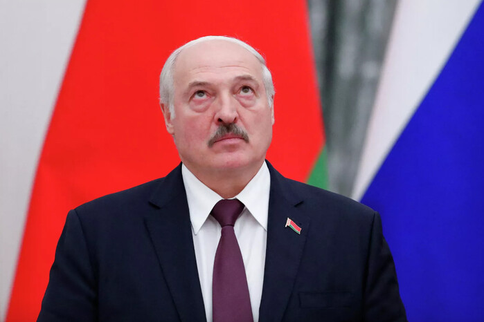 Лукашенко пригрозив «повним знищенням України»