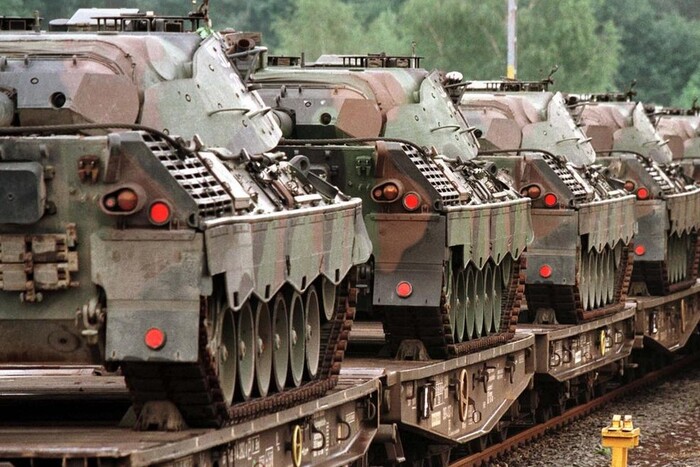 Великі оборонні заводи ЄС та США збільшують виробництво через війну в Україні – WSJ