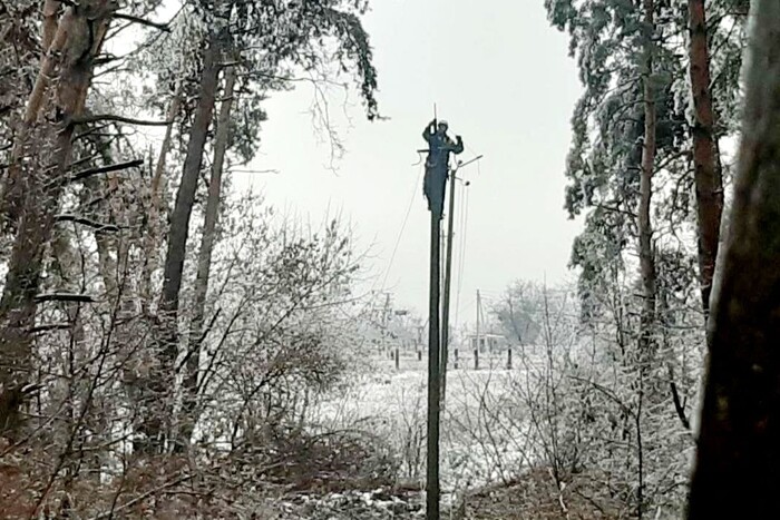 Ситуація ускладнена негодою. Названо найбільш постраждалі енерговузли на Київщині