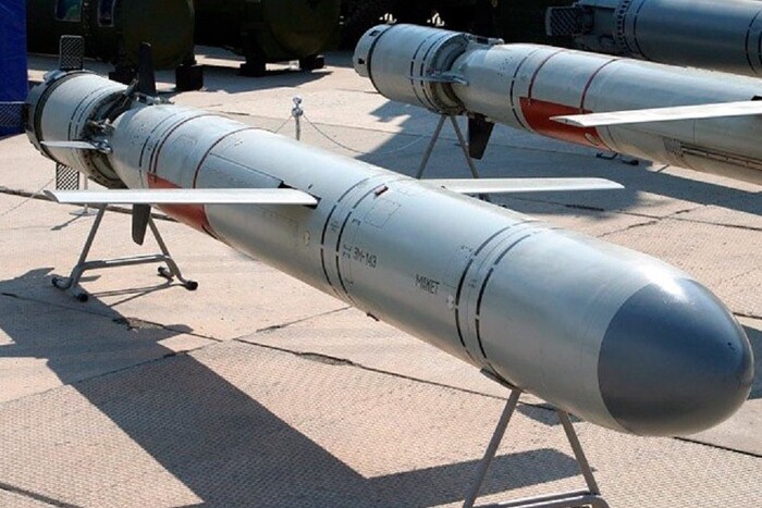 Експерт розповів, скільки ракет може виготовляти Росія 