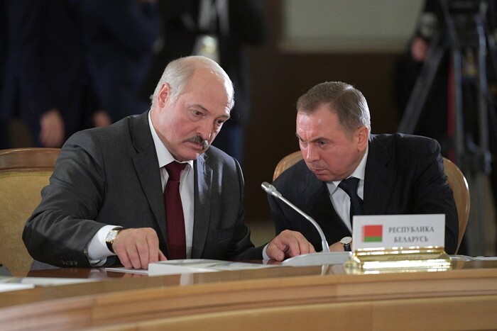 Лукашенко остался один на один с Путиным