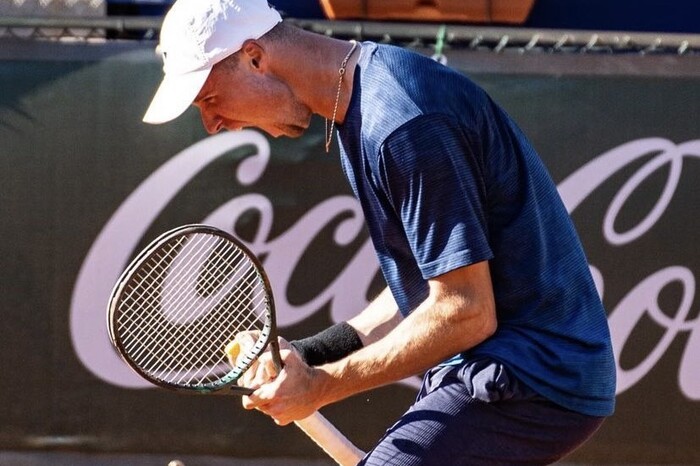 Украинский теннисист Крутых сенсационно выиграл турнир в Испании