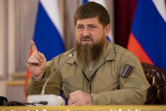 Кадыров показал, как отправляет добровольцев на войну против Украины (видео)