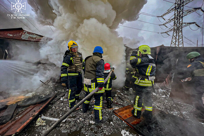 Скільки цивільних об’єктів в Україні пошкодили окупанти: дані МВС