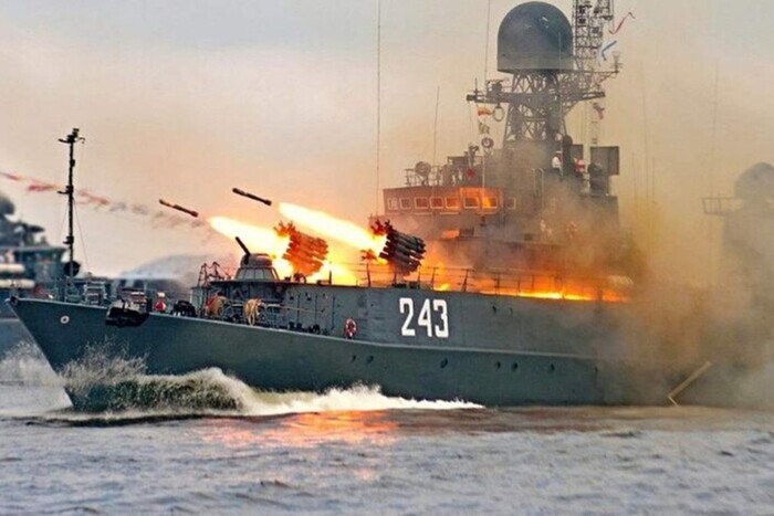 Впервые за несколько дней в Черное море вышел российский ракетоноситель