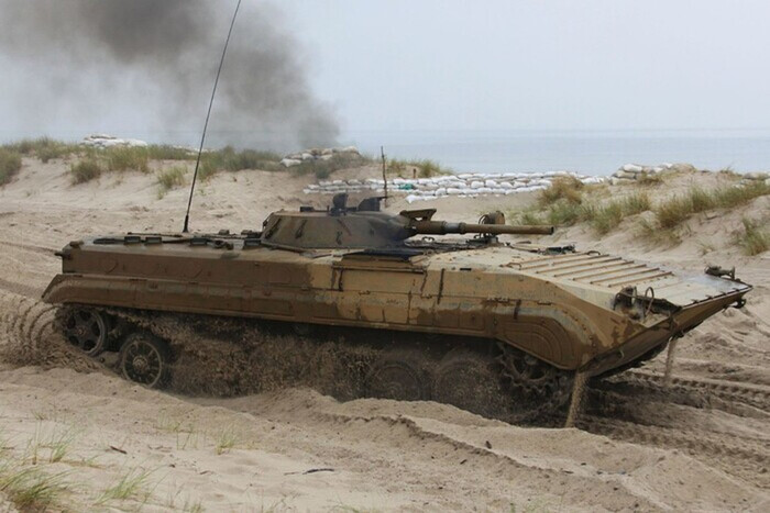Украина получила 30 боевых машин пехоты от Словакии
