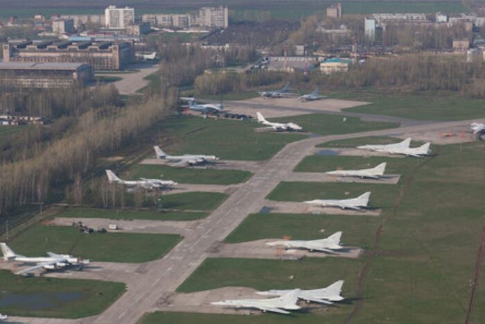 Вибухи на аеродромах Росії: Кремль знайшов винних
