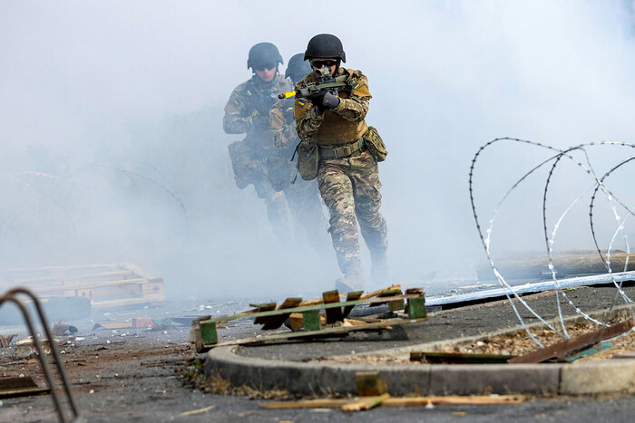 Угорщина відмовилась тренувати українських військових: МЗС відреагувало 