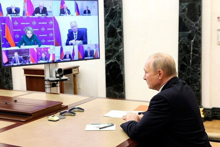 Путин созвал Совбез после «хлопка» на аэродромах