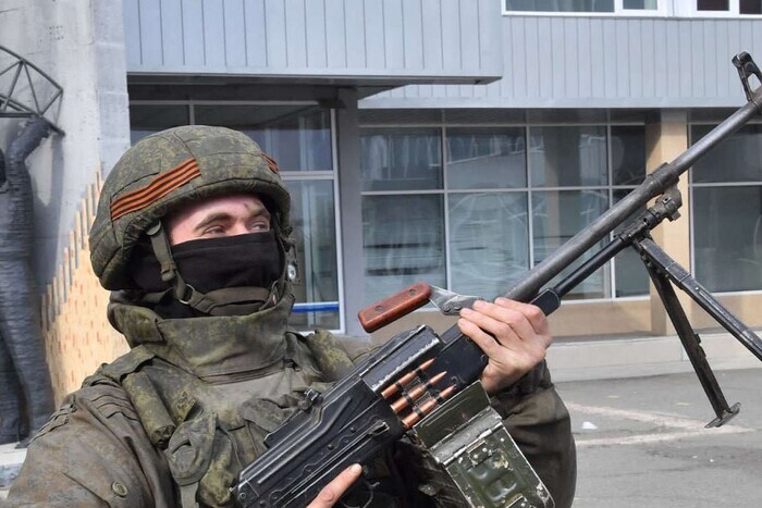 На Донеччині з підрозділу окупантів втекли десятки озброєних зеків