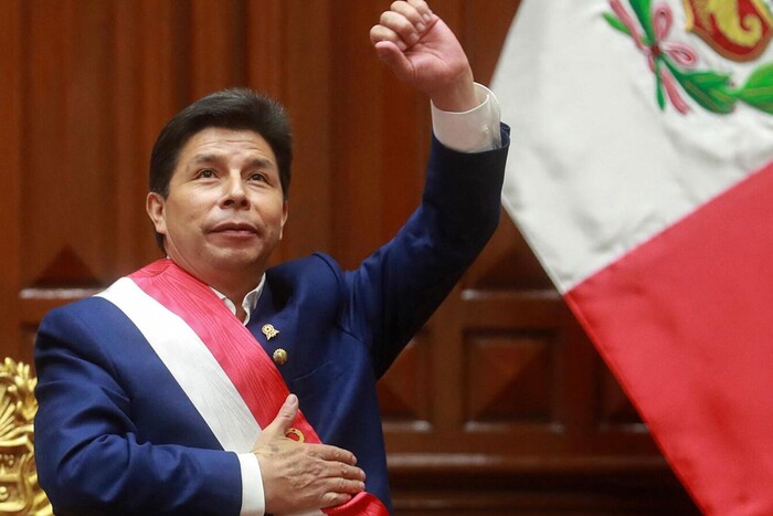 Президенту Перу оголосили імпічмент і відразу арештували: деталі скандалу