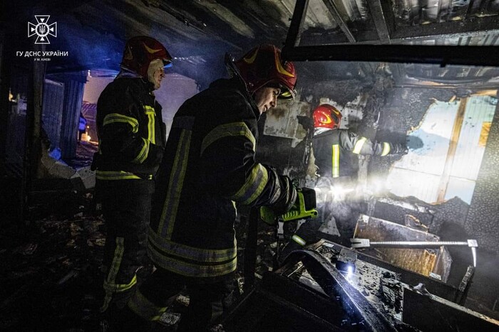 У Києві під час вибуху кіоску постраждали п'ятеро людей (фото)