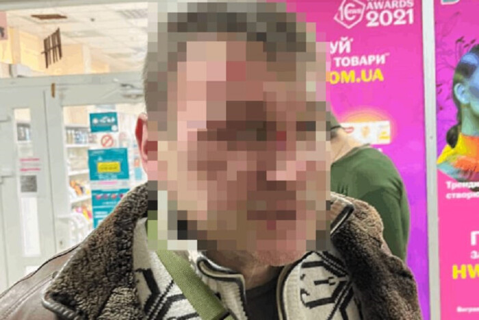 У київському торговому центрі продавець влаштував стрілянину