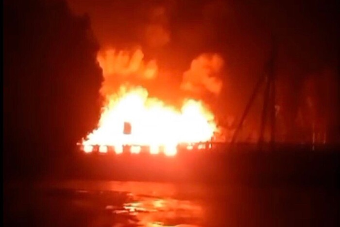 У Криму згоріла казарма з окупантами (відео)