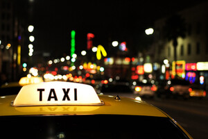 Поїздки на таксі у новорічну ніч: киянин зареєстрував цікаву петицію (фото)