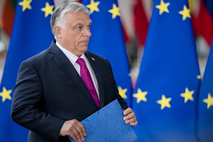 ЄС заморозив виплату Угорщині коштів
