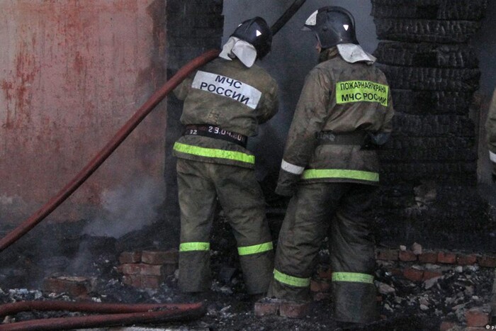 У Петербурзі спалахнула масштабна пожежа