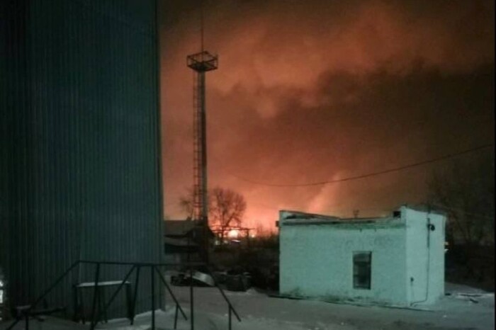 У Східному Сибіру вибухнув найбільший нафтопереробний завод (відео)