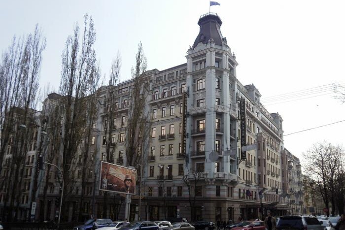 Суд арештував столичні ТЦ та готелі, якими володіють громадяни Росії