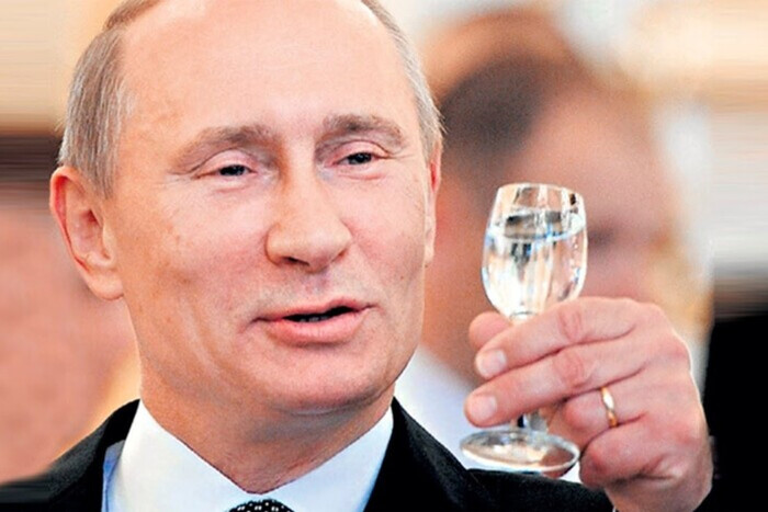 Путин и борьба с пьянством: продажа алкоголя в России бьет рекорды