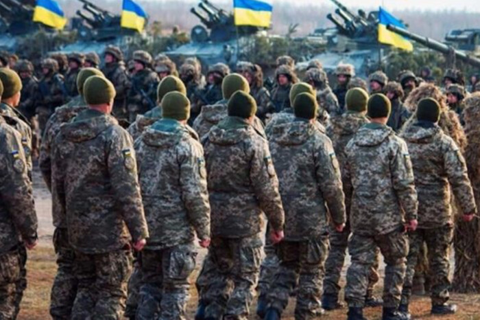 Скільки бійців налічує українська армія: Арестович назвав цифри