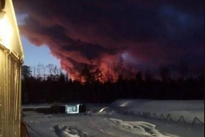 На нафтовому родовищі в Іркутській області розгорілася масштабна пожежа