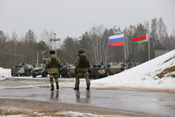 Британська розвідка пояснила, яку роль тепер відіграє армія Білорусі у війні Путіна проти України