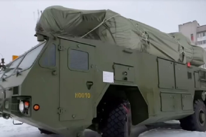 Росія перекинула до Білорусі нову партію зенітно-ракетних комплексів (відео)