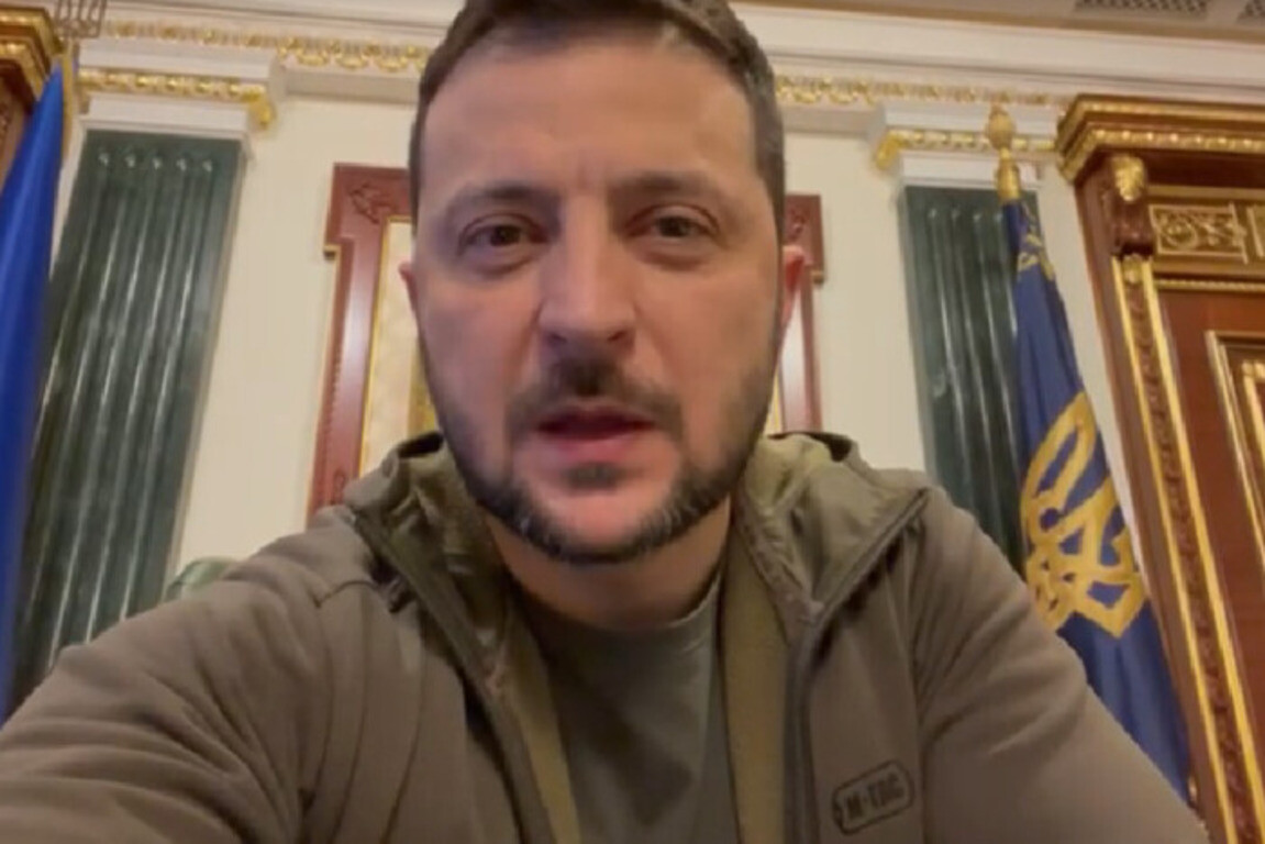Зеленский вернулся в Украину и записал видеообращение