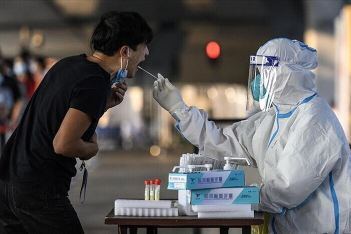 В Китае свирепствует коронавирус: прогнозируется 5 тыс. смертей в день – Bloomberg