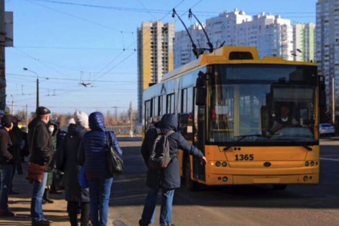 У Києві припинять роботу два види громадського транспорту – Кличко