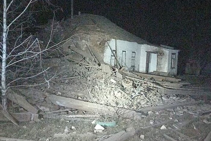 Ворог ударив ракетами по передмістю Запоріжжя, пошкоджено школу