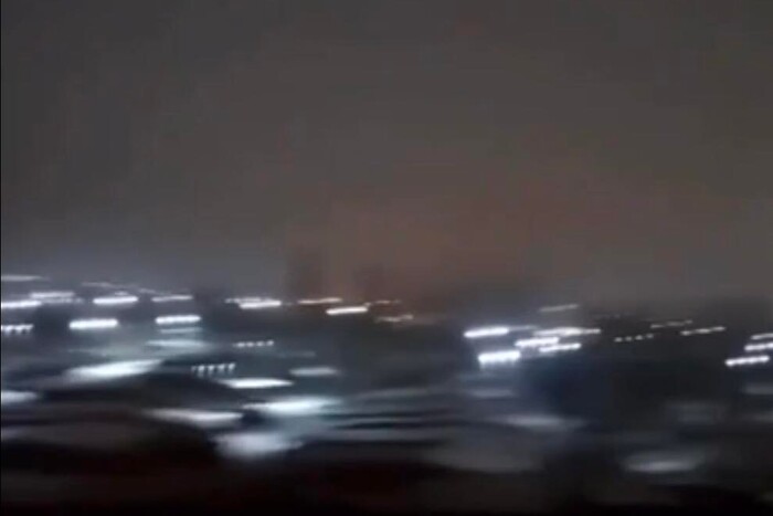 Вибухи на аеродромі в Енгельсі: є загиблі, але влада все заперечує (відео)