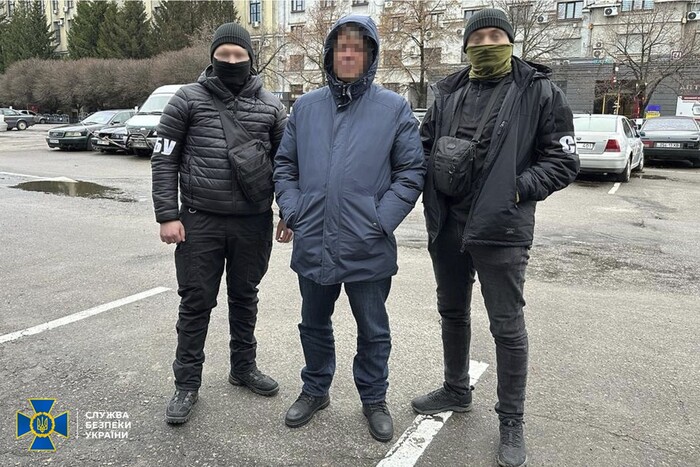 СБУ затримала експрацівників «Укрзалізниці», які допомагали перекидати воєнні ешелони РФ в Україну  