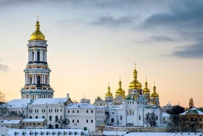 Изгнание из Лавры. Московская церковь объявила войну