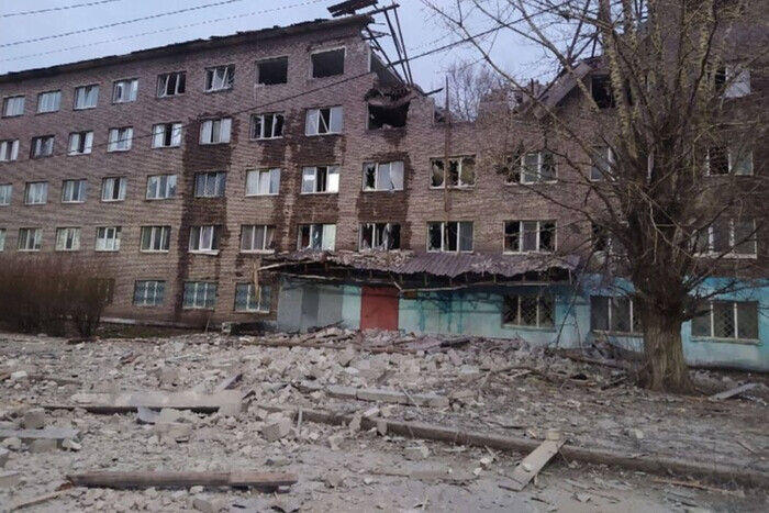 «Хлопок» в Алчевске: прилетело в общежитие оккупантов (фото)