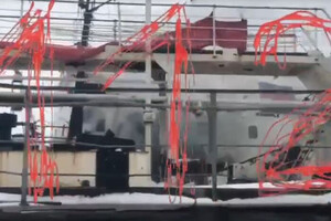 В России загорелся нефтяной танкер (видео)