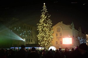 Житомирянам, як і всім українцям, новорічну ніч краще зустріти вдома